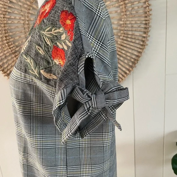 Gray Plaid Top Red Floral Embroidery Short Sleeve Casual Blouse by THML medium - Picture 4 of 8